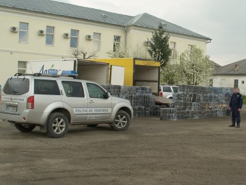 Aglomeraţie în vămi! MAI: Şoferilor li se recomandă să iasă din ţară şi prin alte puncte, nu doar prin cele cunoscute